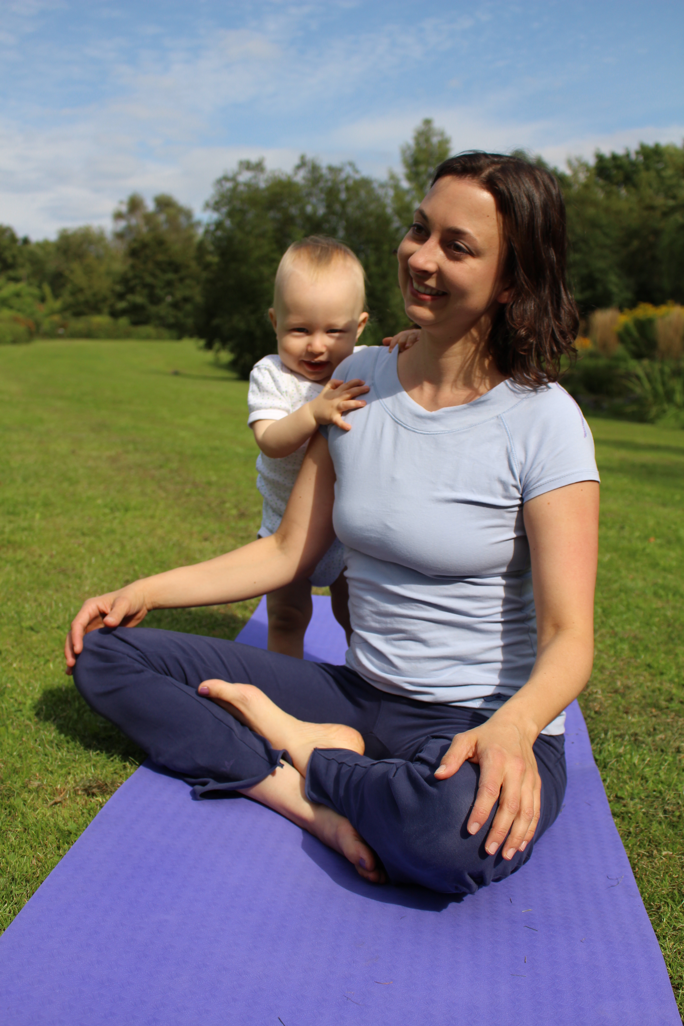 Yoga für Mama &amp; Baby: Meditationssitz zur Entspannung am Ende